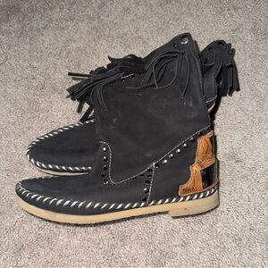 Rose Gonzales Black Boots Fringe Moccasin Style Size 7